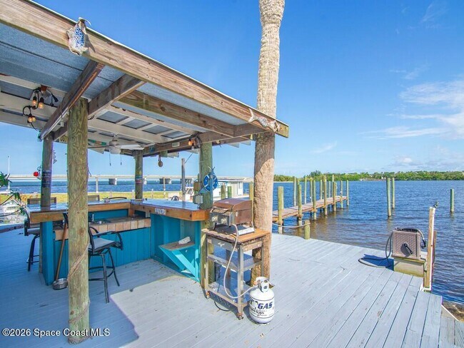 Building Photo - 3965 Canal Dr