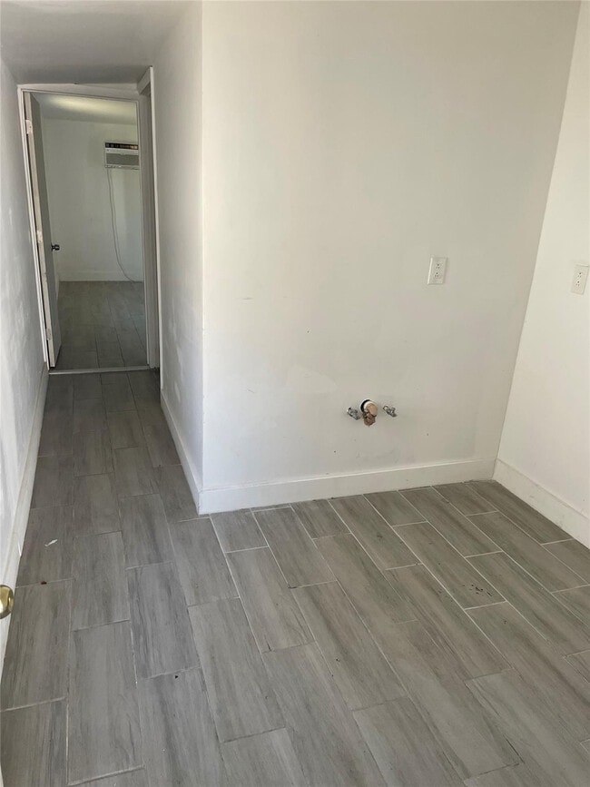 Building Photo - 8508 SW 16th Ct