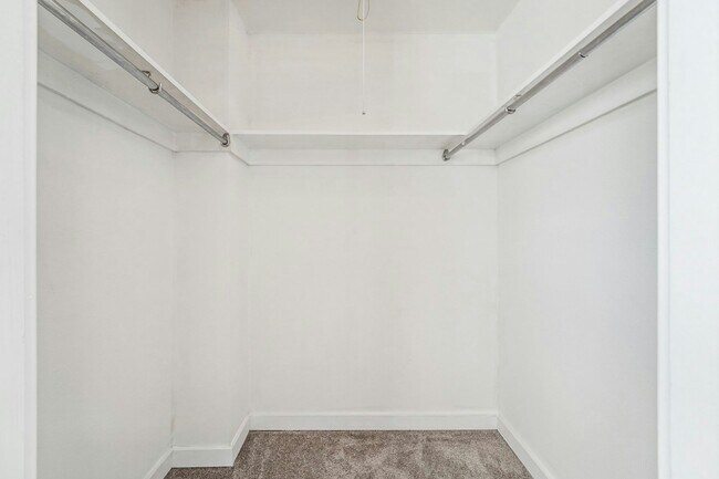 Building Photo - 374 Gladiola St