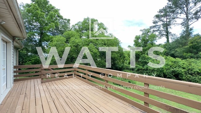 Building Photo - 2BR/1.5BA Roebuck Home