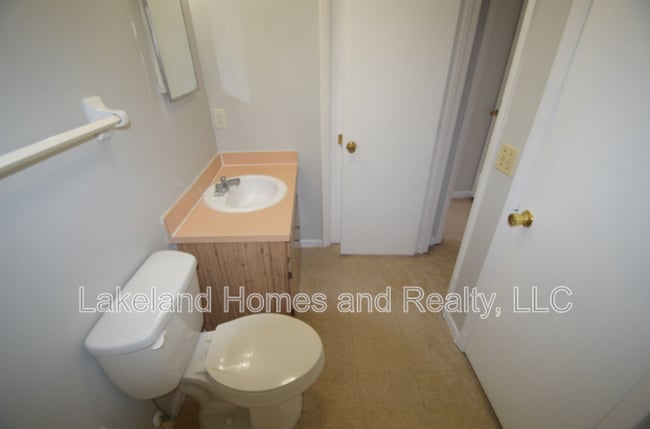 Building Photo - 117 Leelon Rd