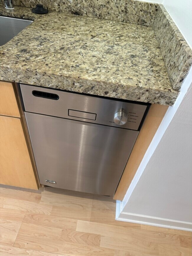 Building Photo - 650 Turk St