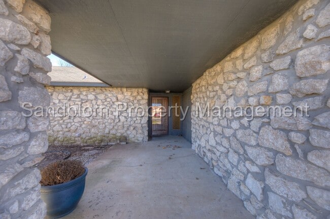 Building Photo - For Lease | Owasso | $1600/mo | Available ...