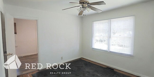 Building Photo - Cute 3 BR, One Bath Home in Vestavia Avail...