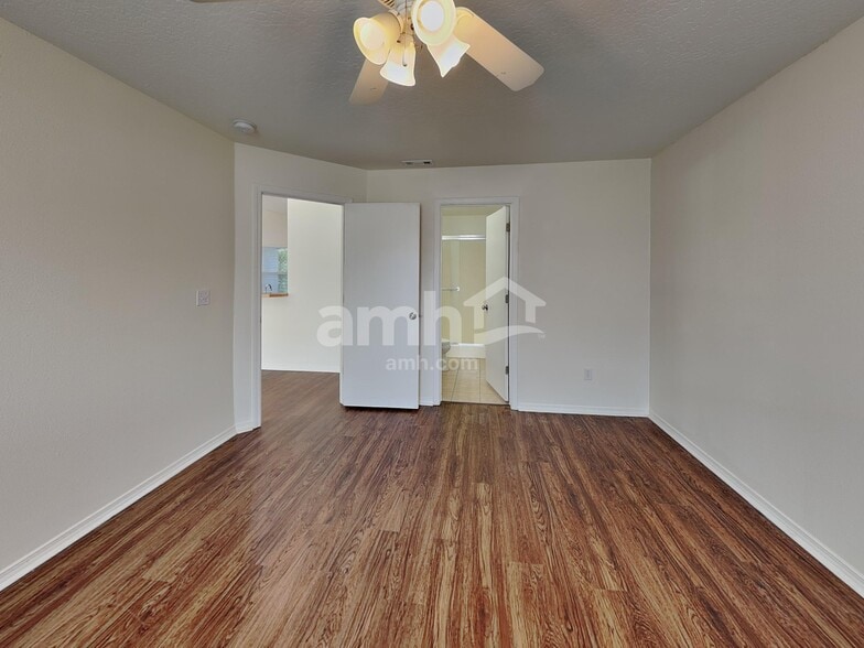 Building Photo - 3008 Woodbridge St