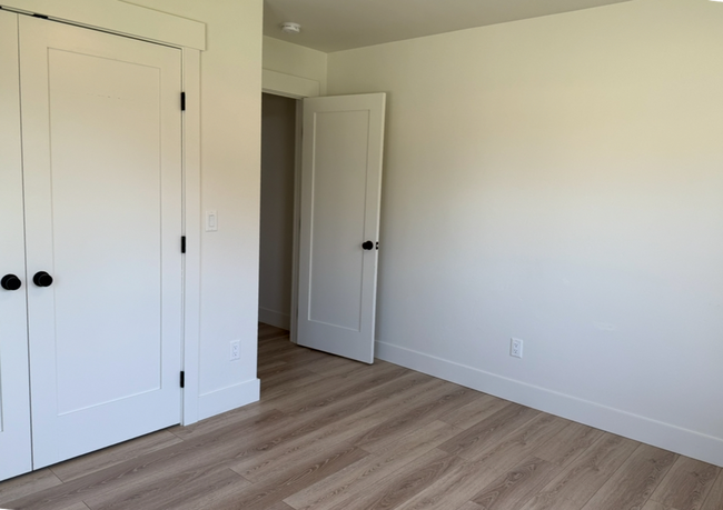 Building Photo - Stunning Kalispell Home in Silverbrook nei...