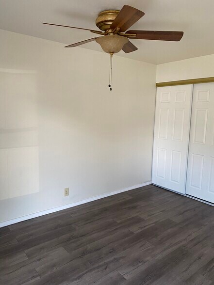 Building Photo - 1433 Kew Gardens Dr