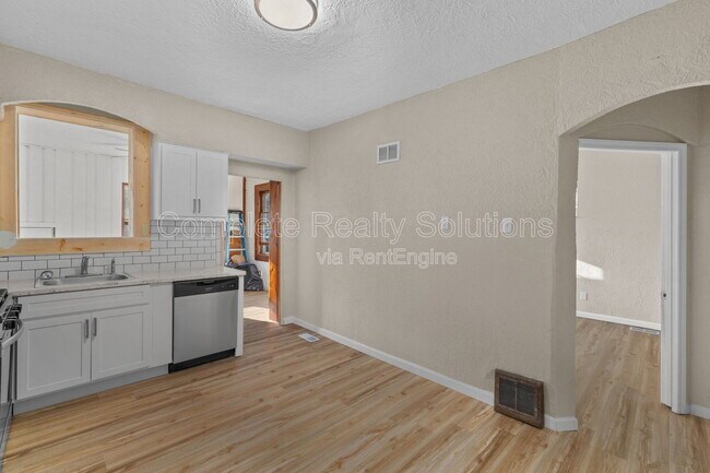 Building Photo - 7109 Eugene Ave