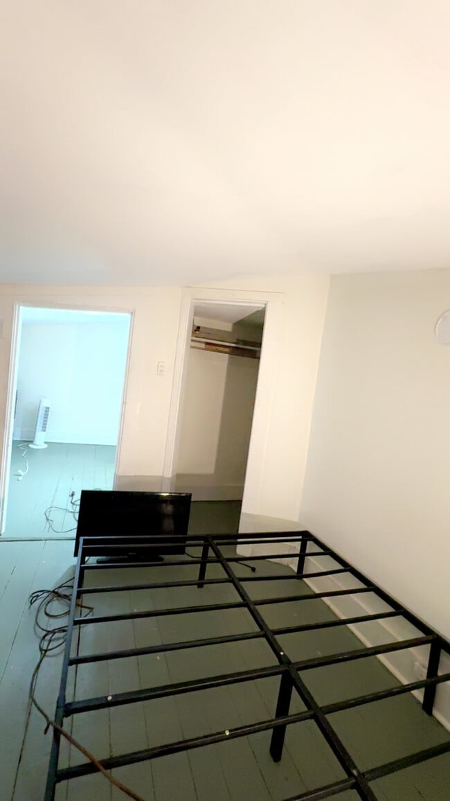 Building Photo - 78 Webster Ave