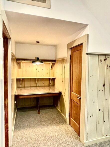 office/extra room - 50 Bretton Rd