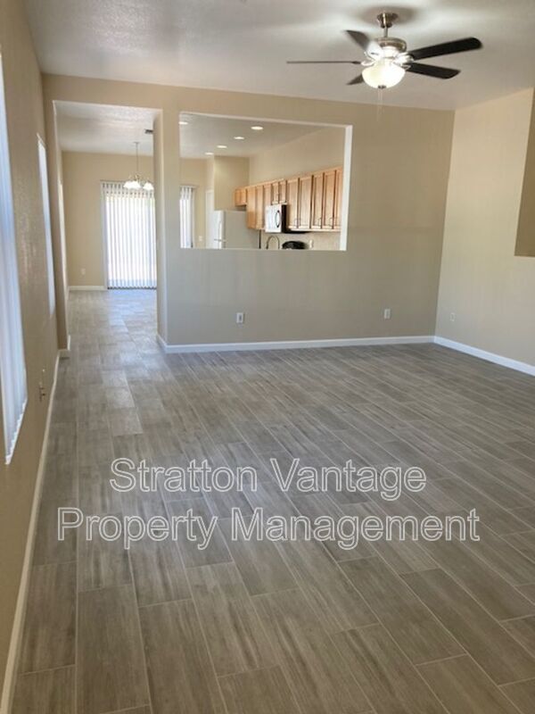 Building Photo - 1017 S Clancy Cir