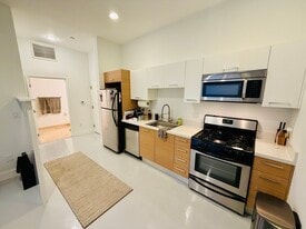 Building Photo - 2216 Main St