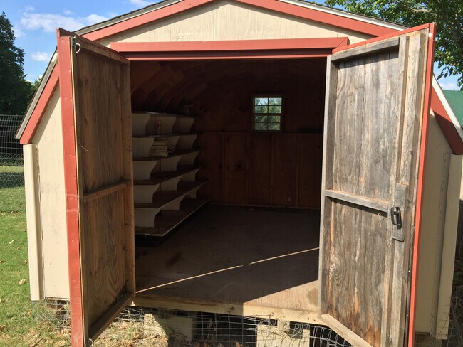 Building Photo - 3409 S Carolina Dr