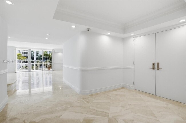 Building Photo - 600 Grapetree Dr