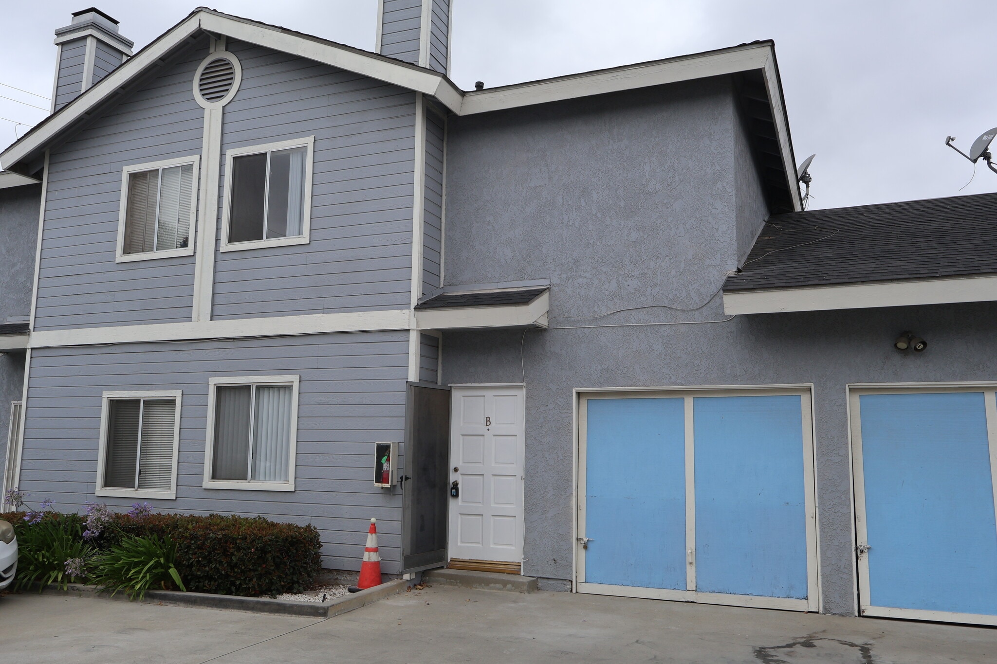 Building Photo - 1323 W Palmyra Ave