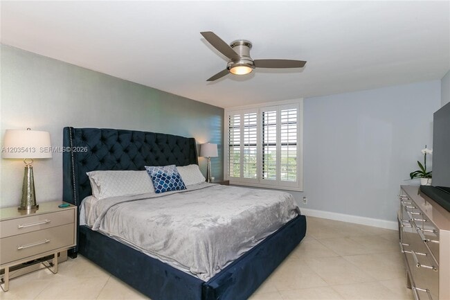Building Photo - 14 Royal Palm Way