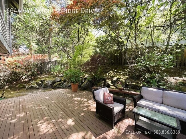 Building Photo - 6044 SW Knightsbridge Dr