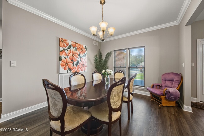 Building Photo - 213 E Peck Blvd