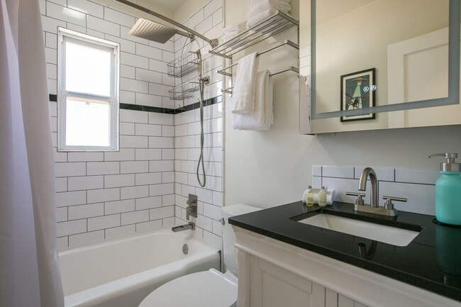 Building Photo - Newly renovated! 3 Bedroom in Nob Hill