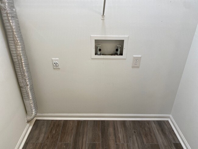 Building Photo - 642 Old Humboldt Rd