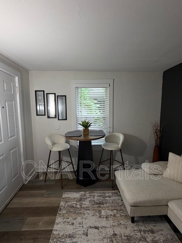Building Photo - 539 Paines Ave NW