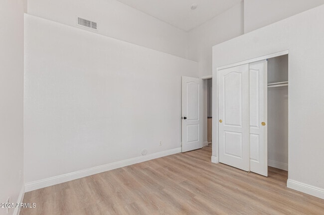 Building Photo - 15213 N 55th Way