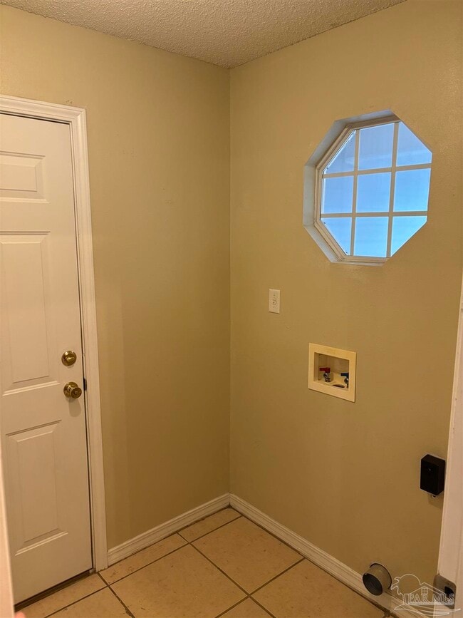 Building Photo - 1524 Galvin Ave