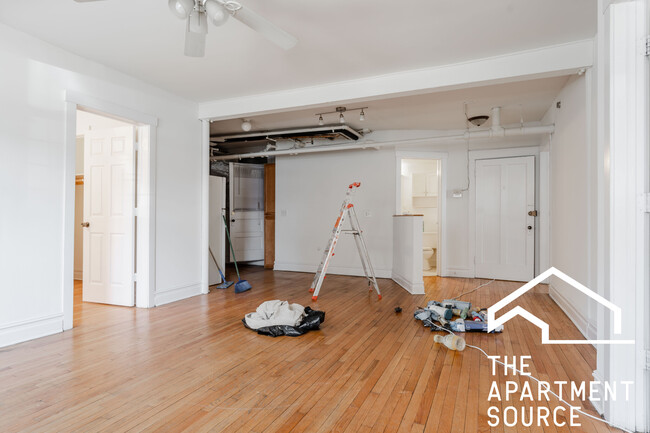 Building Photo - 1424 W Addison St