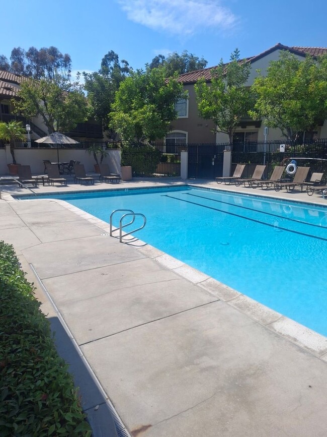 Building Photo - Upgraded 1 bed/ 1 bath Condo in East Orang...