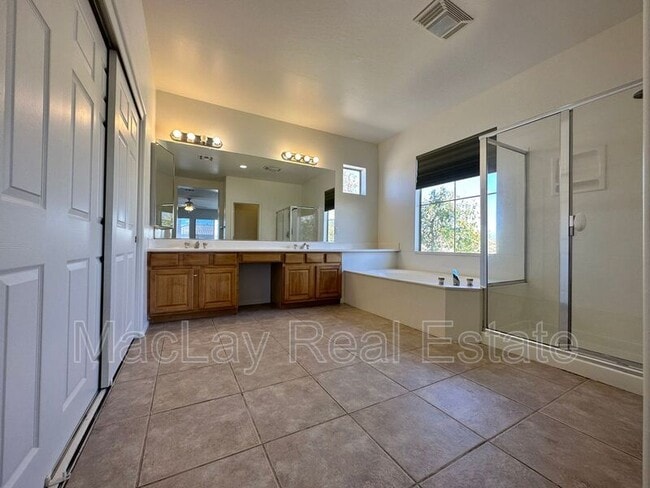 Building Photo - 7847 E Portobello Ave