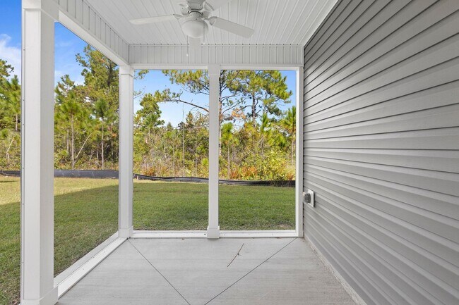 Building Photo - Townhouse For Rent in Holly Ridge!