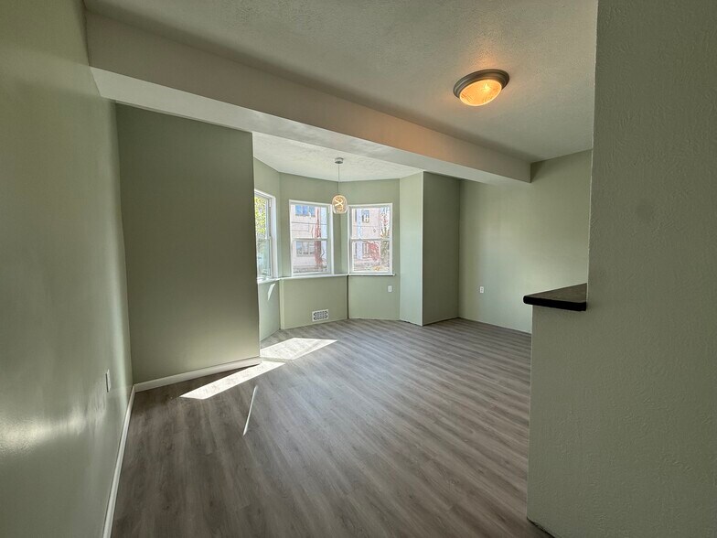 Building Photo - 412 Depot St