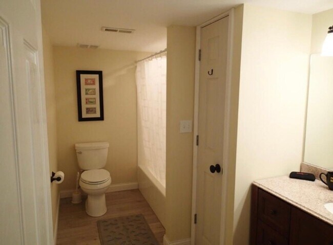 Building Photo - 4 bd, 3.5 ba Foxfire condo, just south of MU campus, w/d, 1 car garage, near Green Meadows and Pr...