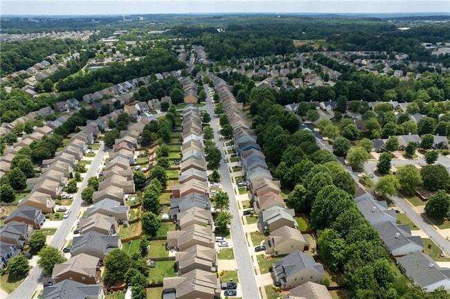 Building Photo - 5955 Weddington Dr