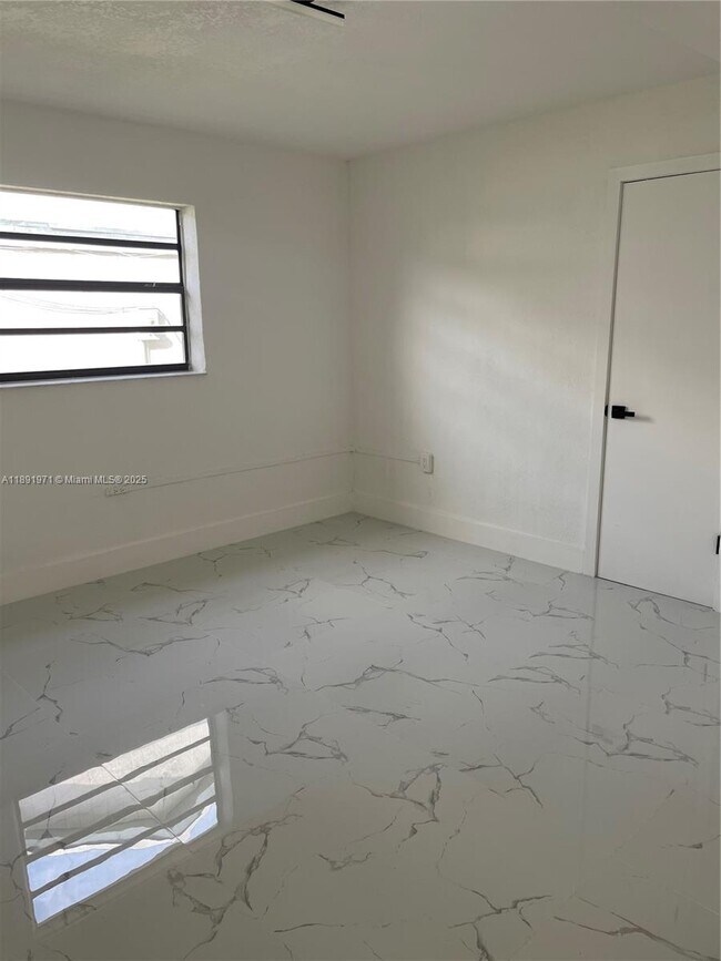 Building Photo - 20426 SW 85th Ave