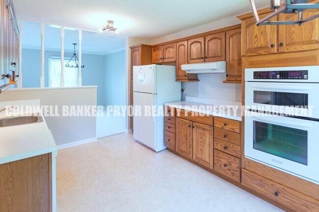 Building Photo - 211 Sandpiper Ln