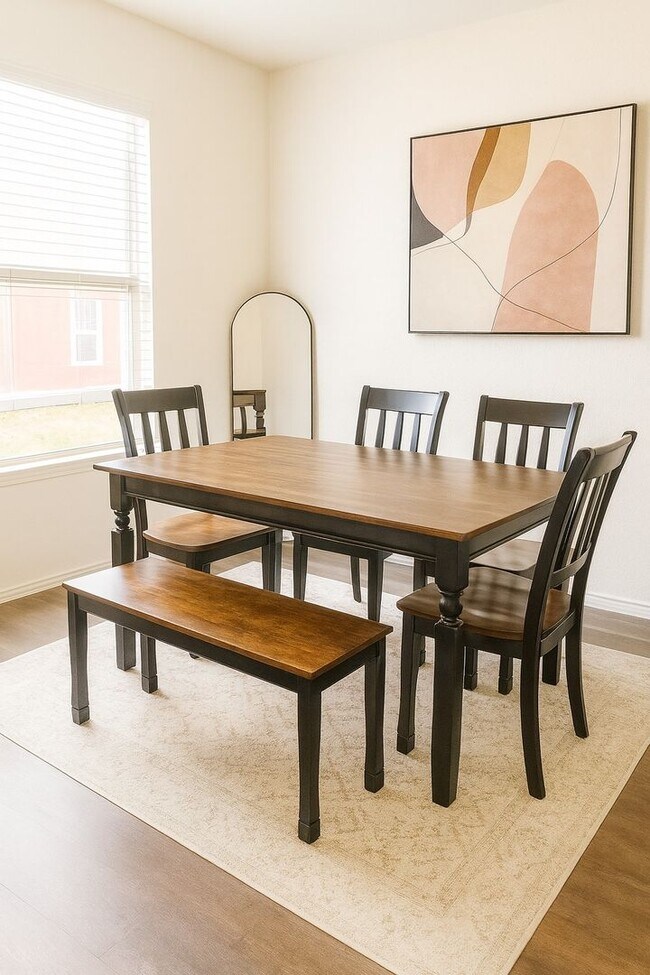 Building Photo - 5 Bedroom, 2.5 bath in Killeen