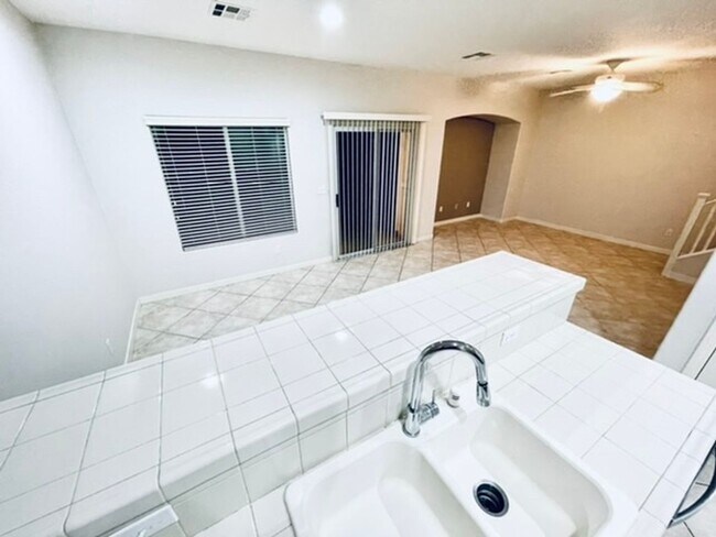 Building Photo - 213 Heiple Ct