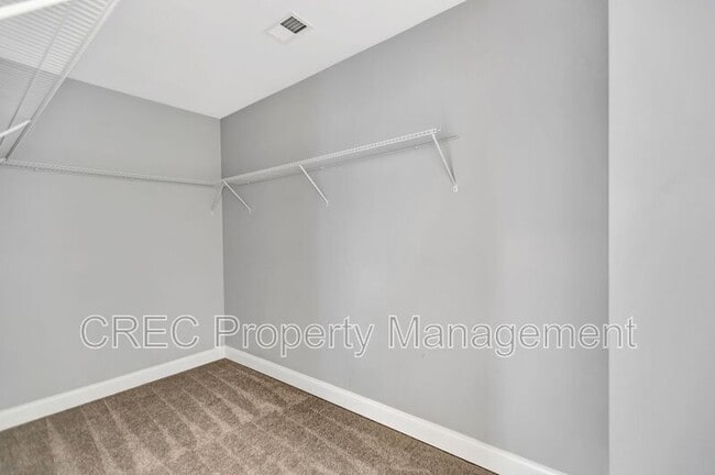 Building Photo - 2703 E Surrey Dr