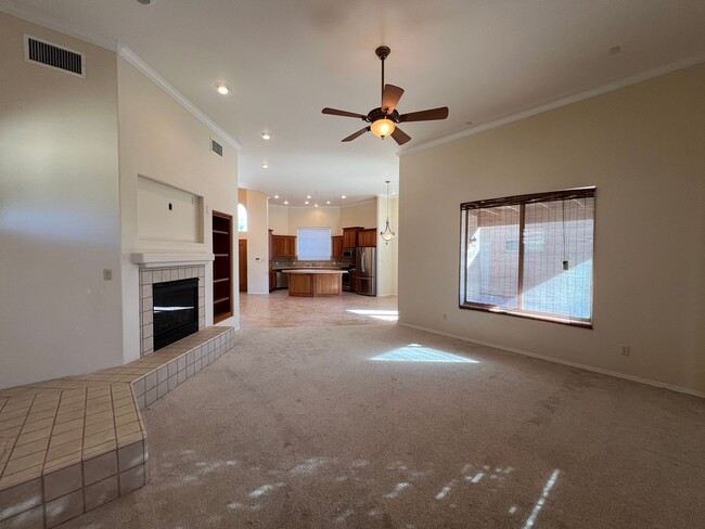 Building Photo - 3 BEDROOM IN LA QUINTA!