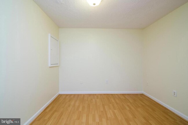 Building Photo - 14510 Mayfair Dr