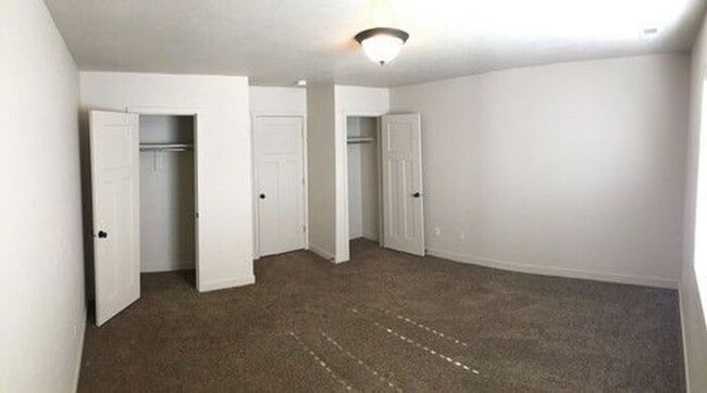 Building Photo - Beautiful 3 Story Vineyard Townhome