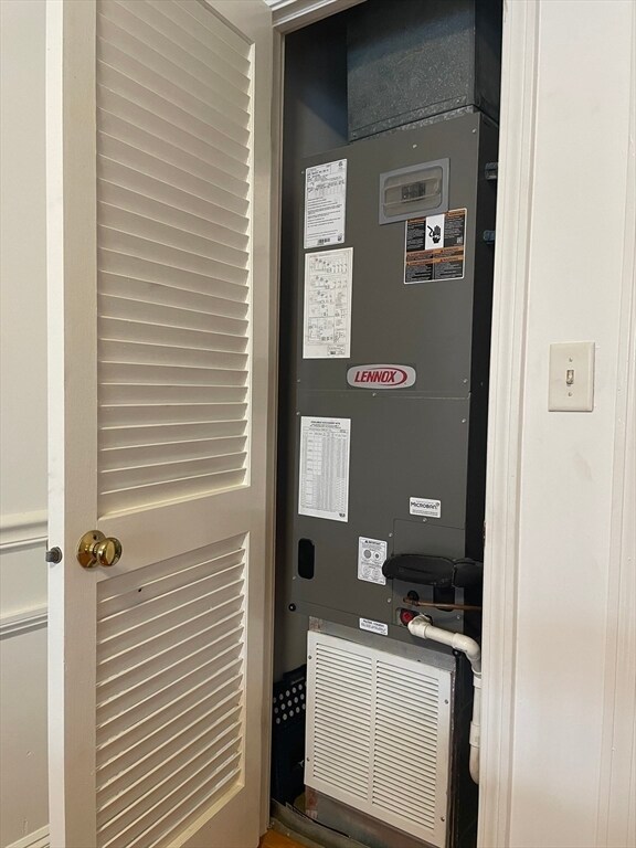 Building Photo - 10 Weston Ave