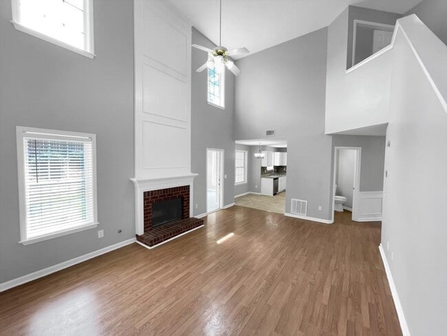 Building Photo - 1926 Leacroft Ct