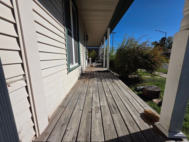 Building Photo - 523-525 Bay