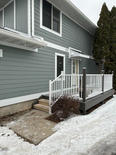 Building Photo - 921 Sunset Ridge Dr