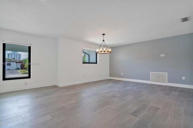Building Photo - 1245 NE 85th St