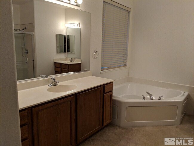 Building Photo - 3202 Bentgrass Dr