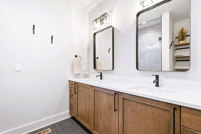 Building Photo - 4475 Forest Trail