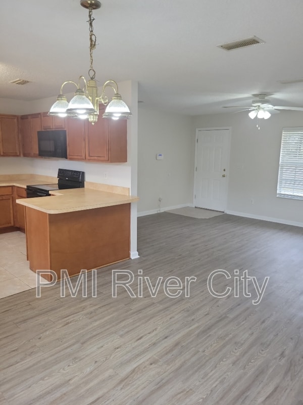 Building Photo - 1390 Old Middleburg Rd N